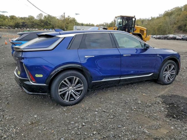 Salvage 2024 Cadillac Lyriq Luxury in Blue