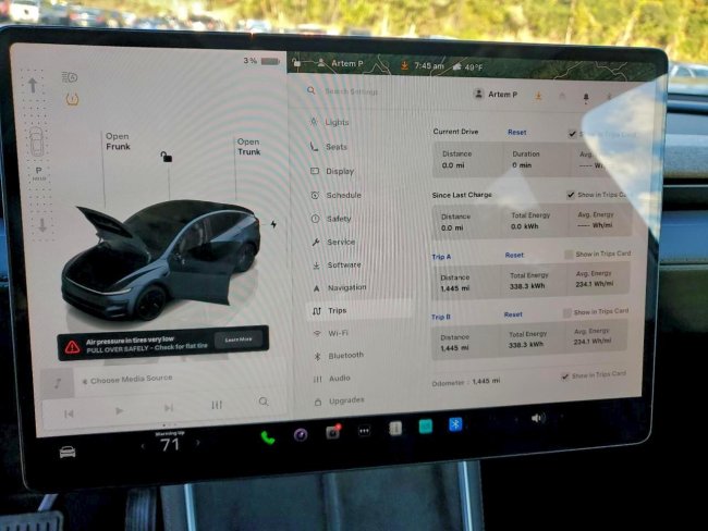 Salvage 2026 Tesla Model Y  in Черный