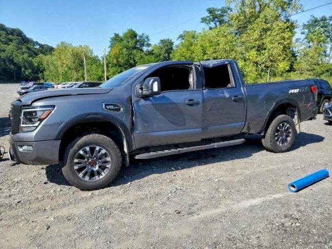 Salvage 2023 Nissan Titan Pro-4x in Gray