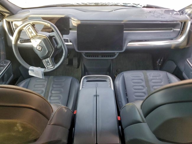 Salvage 2025 Rivian R1s Adventure in Gray