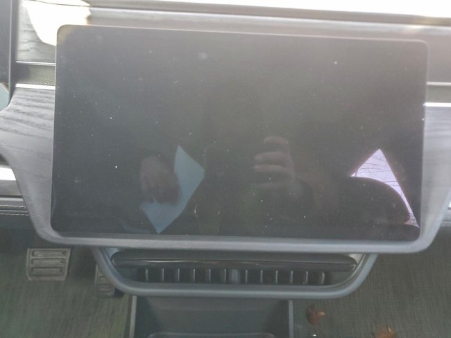 Salvage 2025 Rivian R1s Adventure in Gray