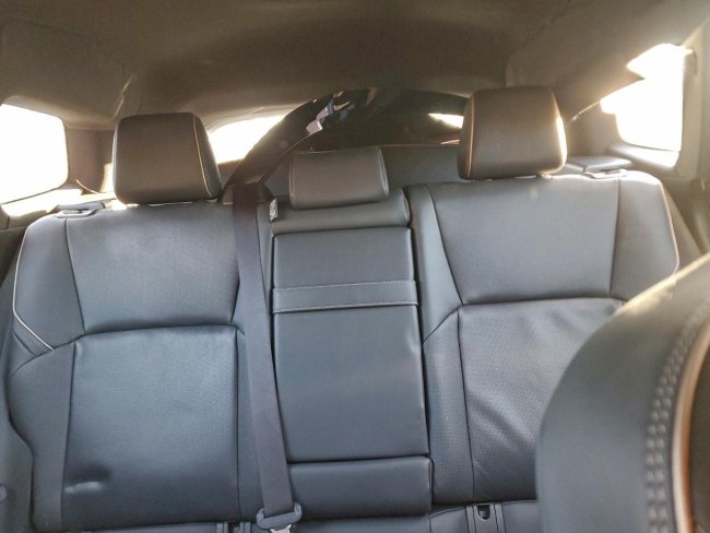 Salvage 2025 Toyota Crown Signia Xle in Коричневый