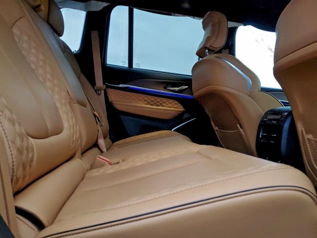 Salvage 2022 Jeep Grand Cherokee Summit in Black