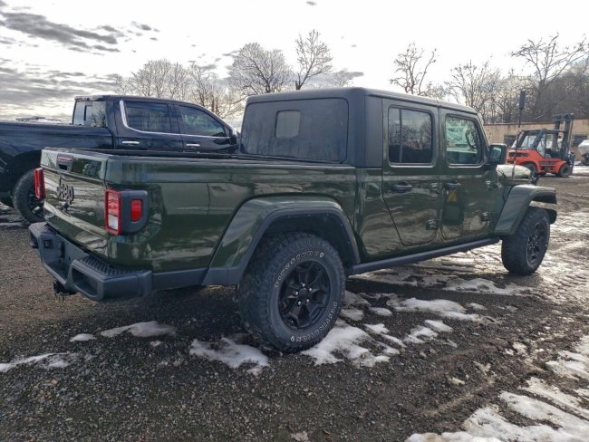 Salvage 2022 Jeep Gladiator Sport in Зеленый
