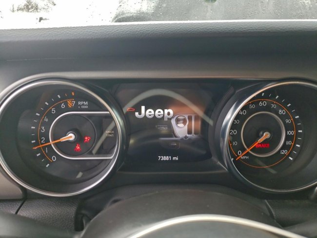 Salvage 2022 Jeep Gladiator Sport in Зеленый