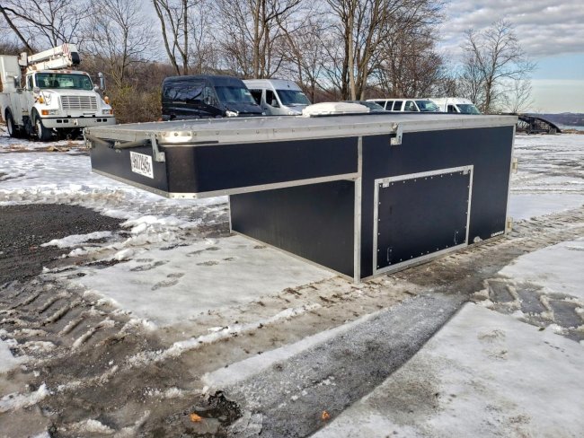 Salvage 2022 Ovrlnd Campers  in Черный