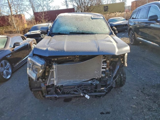 Salvage 2025 Ford Ranger Lariat in Серый