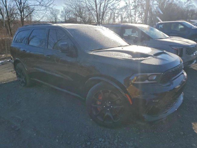 Salvage 2022 Dodge Durango Srt 392 in Черный
