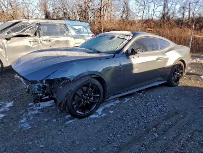 Salvage 2024 Ford Mustang  in Gray