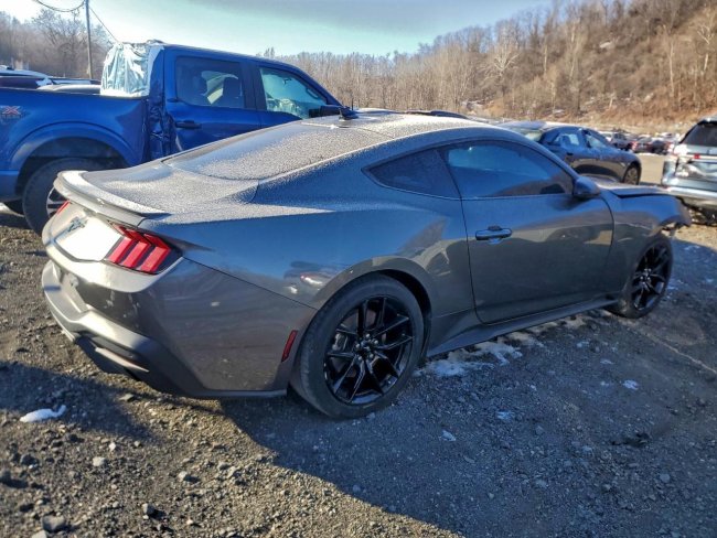 Salvage 2024 Ford Mustang  in Gray