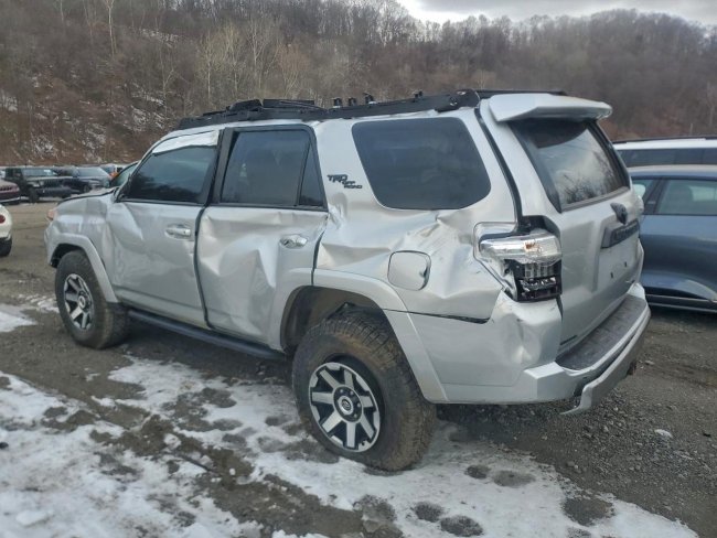 Salvage 2022 Toyota 4runner Trd Off Road in Серый
