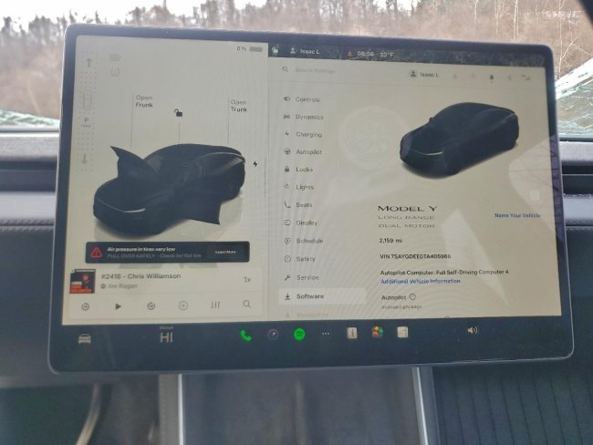 Salvage 2026 Tesla Model Y  in Черный