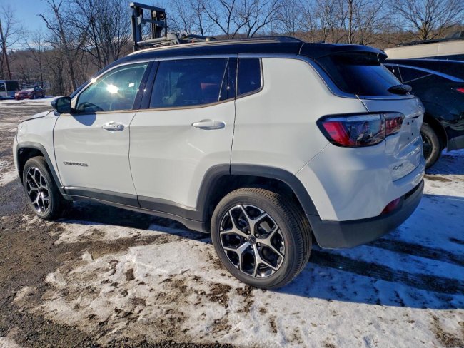 Salvage 2025 Jeep Compass Limited in White