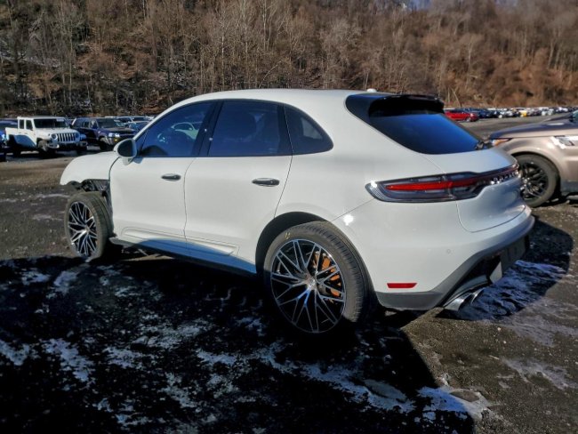 Salvage 2023 Porsche Macan  in Белый