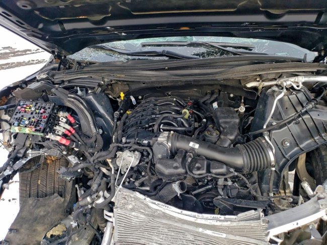 Salvage 2024 Jeep Grand Cherokee Limited in Черный