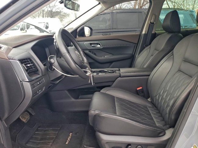 Salvage 2023 Nissan Rogue Platinum in Gray