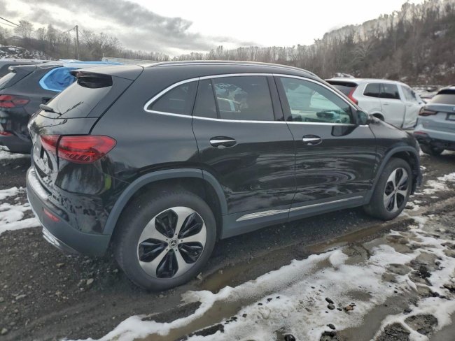 Salvage 2025 Mercedes-benz Gla 250  in Black