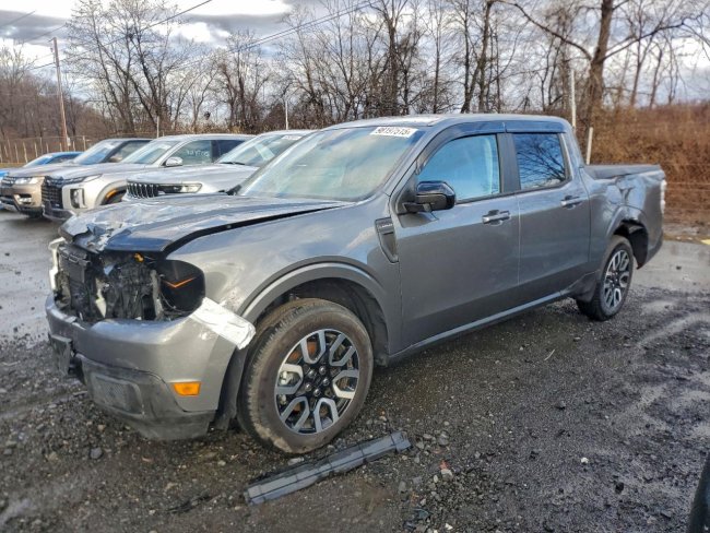 Salvage 2024 Ford Maverick Lariat in Зеленый