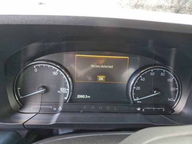 Salvage 2024 Ford Maverick Lariat in Зеленый