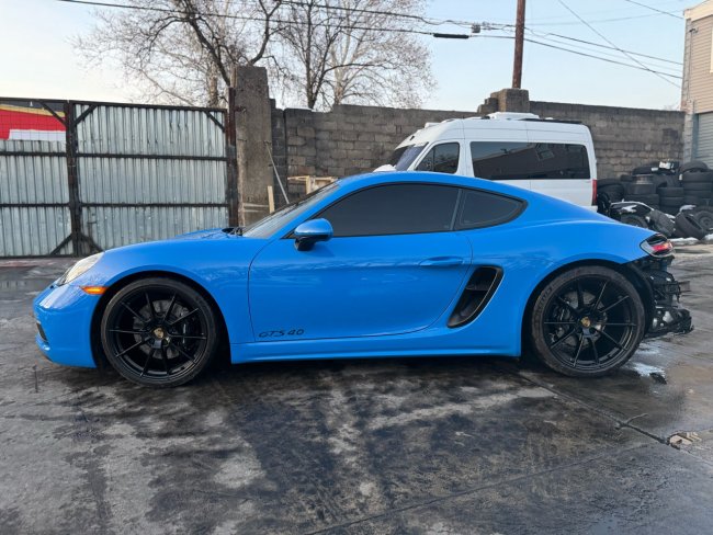 Salvage 2024 Porsche 718 Cayman Gts in Синий