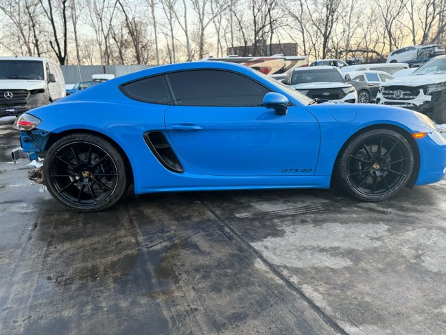 Salvage 2024 Porsche 718 Cayman Gts in Синий