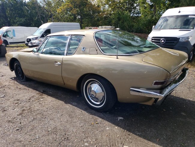 Salvage 1963 Studebaker Avanti  in Коричневый
