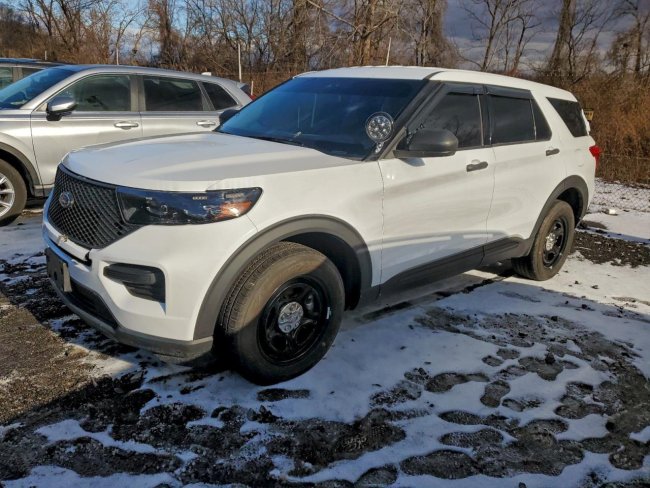 Salvage 2023 Ford Explorer Police Interceptor in Белый