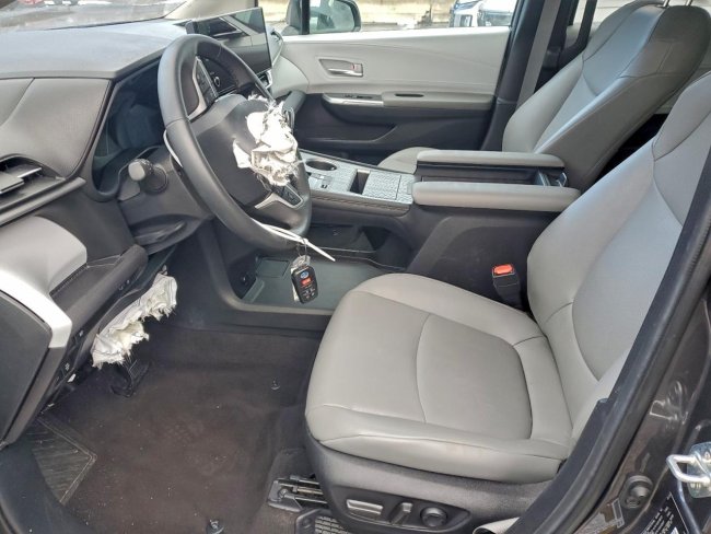 Salvage 2025 Toyota Sienna Xle in Серый