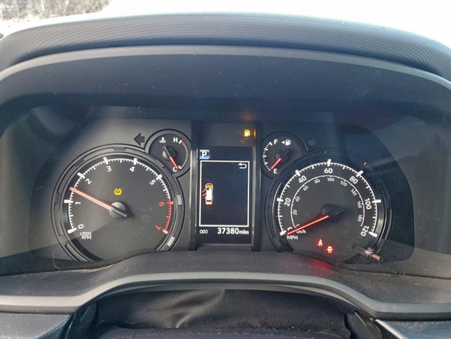 Salvage 2021 Toyota 4runner  in Зеленый