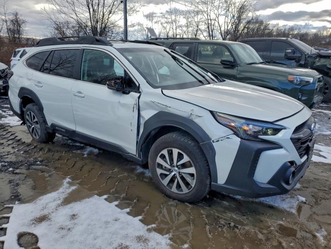 Salvage 2025 Subaru Outback  in Белый