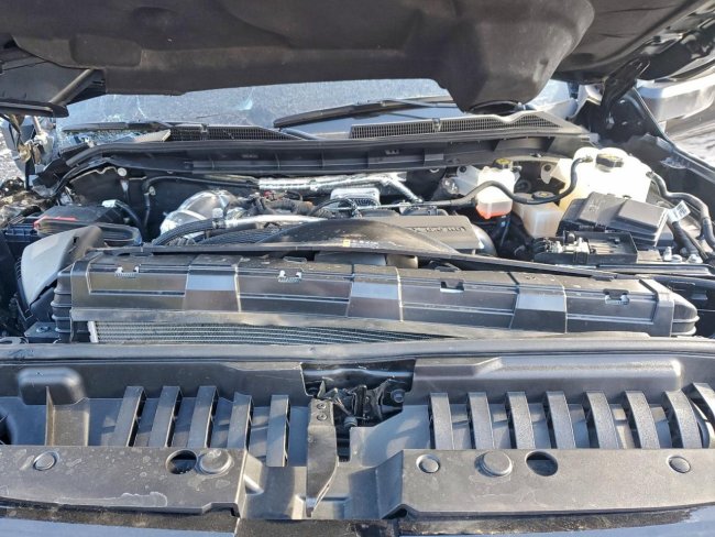 Salvage 2025 Gmc Sierra At4 in Черный