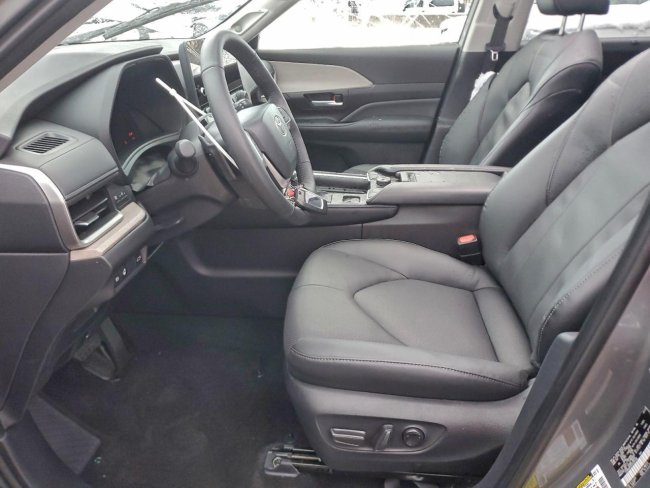 Salvage 2025 Toyota Grand Highlander Platinum in Серый