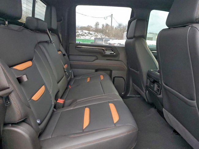 Salvage 2025 Gmc Sierra At4 in Black