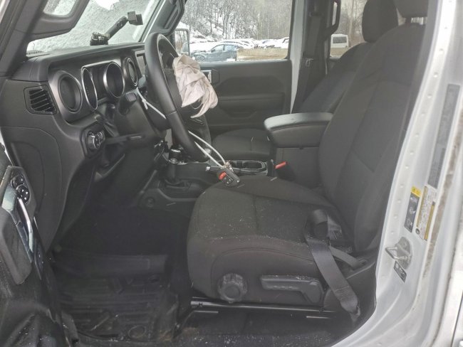 Salvage 2022 Jeep Gladiator Sport in White