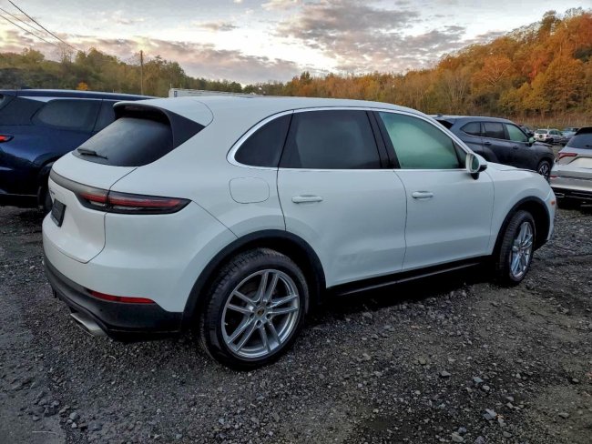 Salvage 2023 Porsche Cayenne  in White