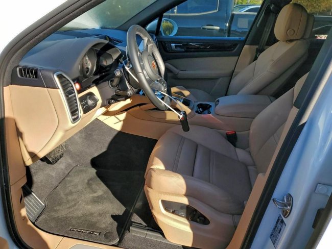 Salvage 2023 Porsche Cayenne  in White