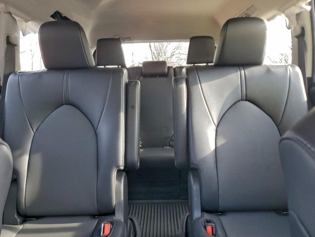 Salvage 2024 Toyota Grand Highlander Xle in Blue