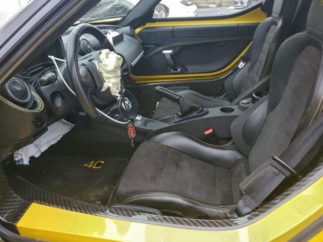 Salvage 2015 Alfa Romeo 4c Spider in Yellow