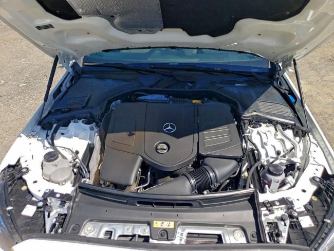 Salvage 2023 Mercedes-benz C 300 4matic in White