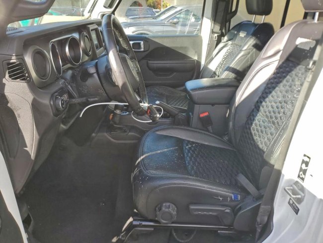 Salvage 2022 Jeep Gladiator  in White