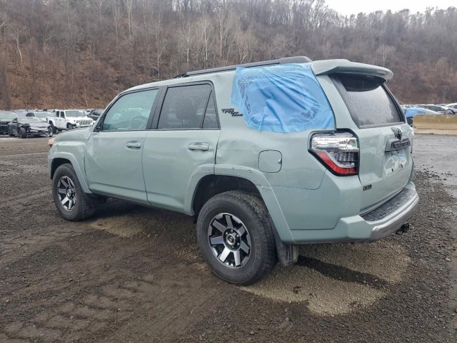 Salvage 2023 Toyota 4runner Se in Green