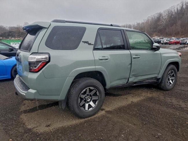 Salvage 2023 Toyota 4runner Se in Green
