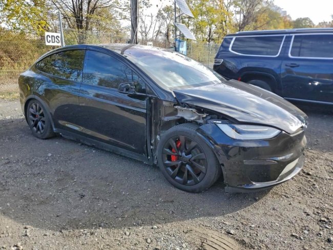Salvage 2023 Tesla Model X Plaid in Black