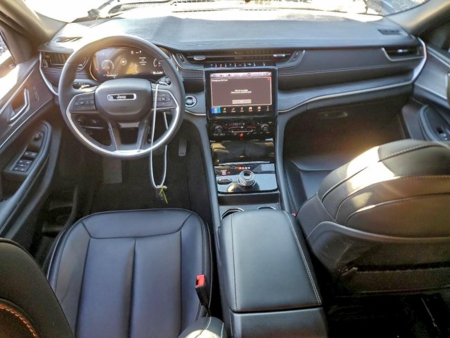 Salvage 2024 Jeep Grand Cherokee L Limited in Black