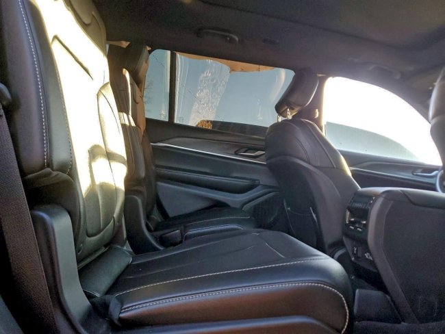 Salvage 2024 Jeep Grand Cherokee L Limited in Black