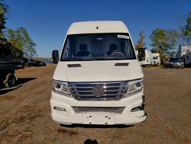 Salvage 2022 Greenpower Motors Evc210  in White