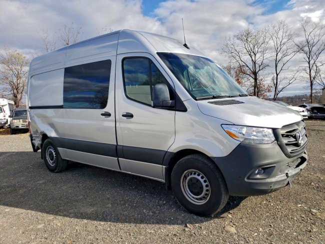Salvage 2024 Mercedes-benz Sprinter  in Gray
