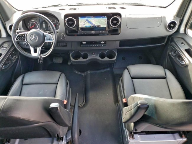 Salvage 2024 Mercedes-benz Sprinter  in Gray