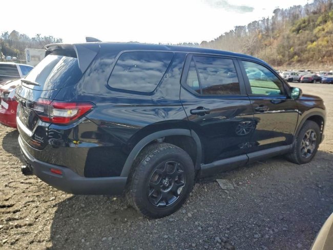 Salvage 2025 Honda Pilot Trailsport in Black