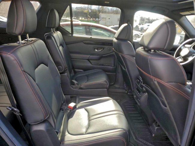 Salvage 2025 Honda Pilot Trailsport in Black